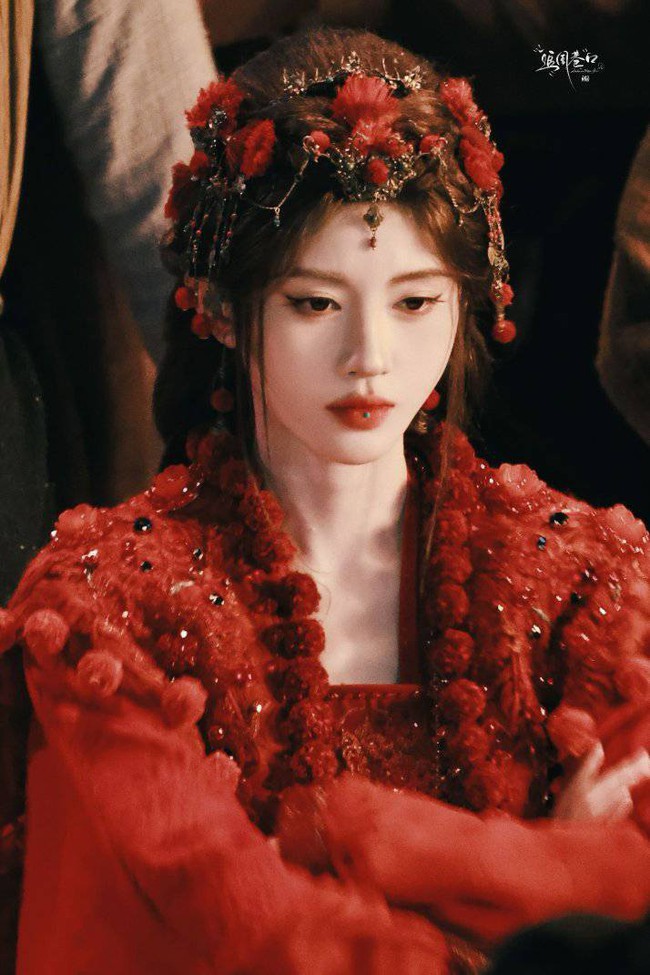 1-1744714103697767088926-1744732635168-1744732635431822926347 "Tân nương dị vực" đẹp phong thần ở phim mới: Nhan sắc động lòng người, nói visual top đầu Trung Quốc cấm có sai 1 1744714103697767088926 1744732635168 1744732635431822926347