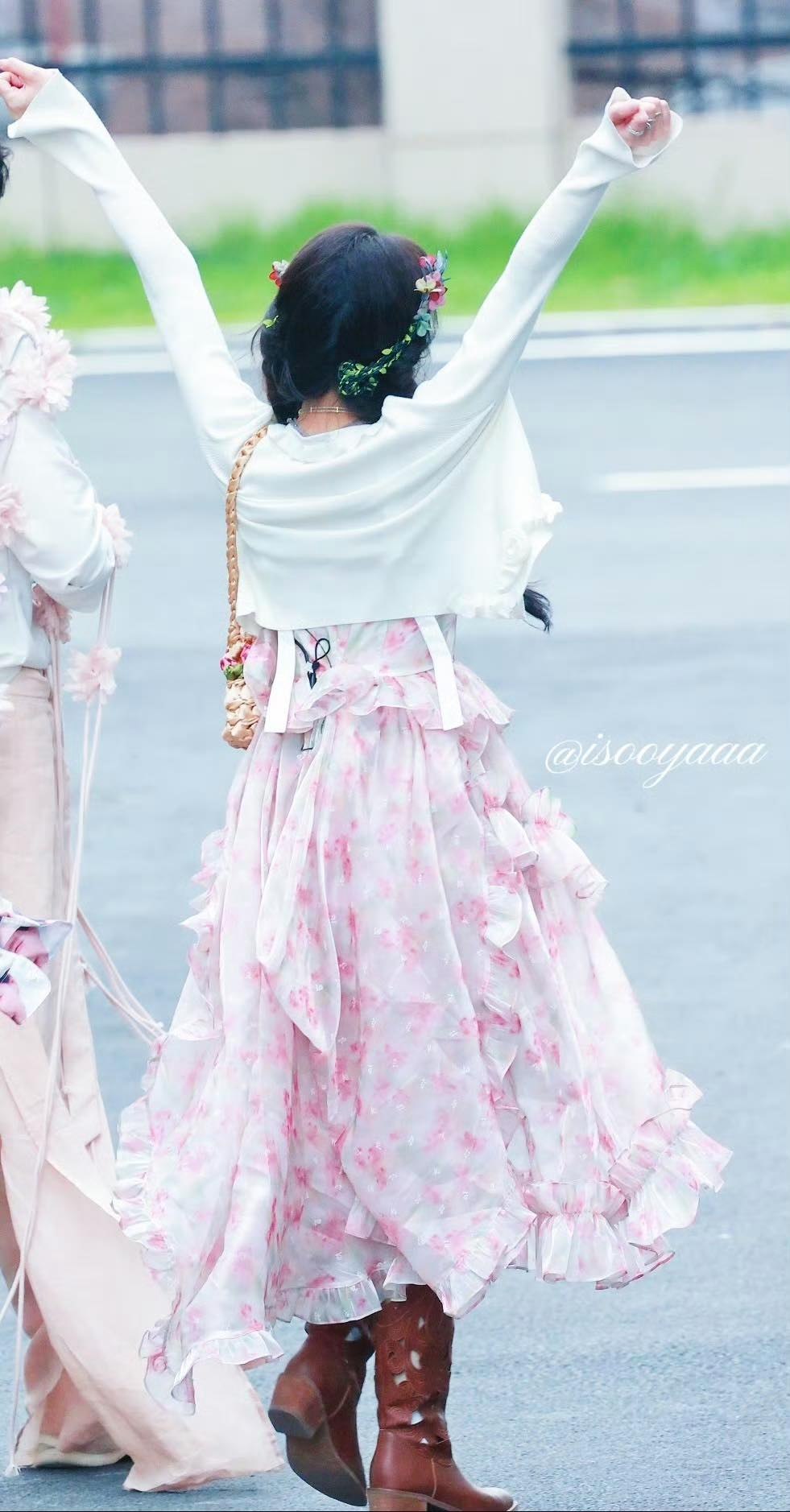 "Nàng tiên hoa" đẹp chấn động địa cầu: Nhan sắc vô địch Trung Quốc, visual không có thực ở nhân gian 1 17453816702981256877578 1745428080323 1745428080492119953239