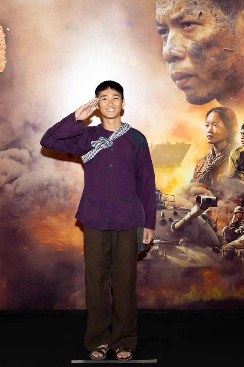 Tiết lộ về chiến sĩ đặc công đóng cả 2 bom tấn 'Địa đạo' và 'Lật mặt 8' - 2