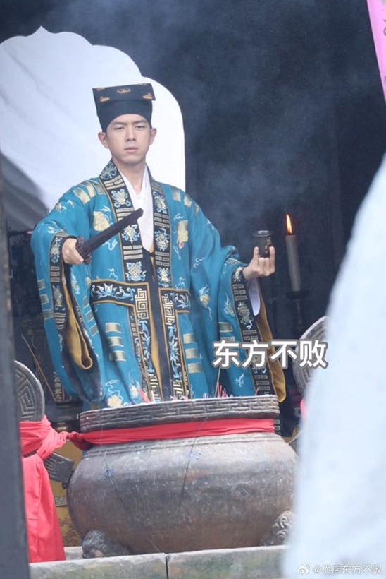 Đạo sĩ đẹp nhất Trung Quốc 2025: Đỉnh lưu nhan sắc nhưng nhìn rất gian, gương mặt cực