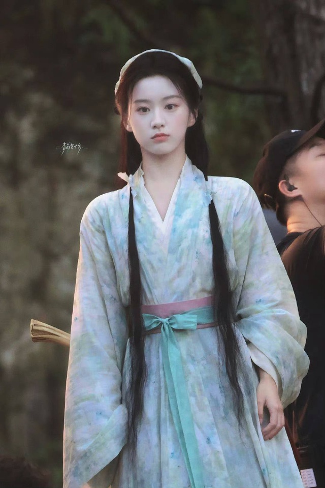 Nữ hiệp đẹp nhất Trung Quốc 2025: Visual cực phẩm nhân gian, thiếu nữ giang hồ xé truyện bước ra- Ảnh 4.