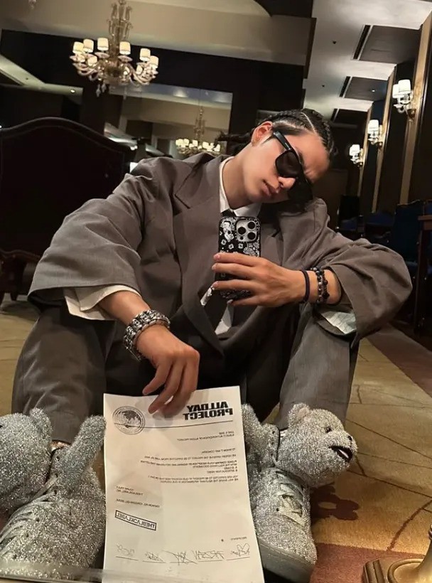 1-1749604700-847-width608height820 Đội hình co-ed của Teddy: Tài phiệt đời thứ 4, một thành viên bị yêu cầu loại - 6