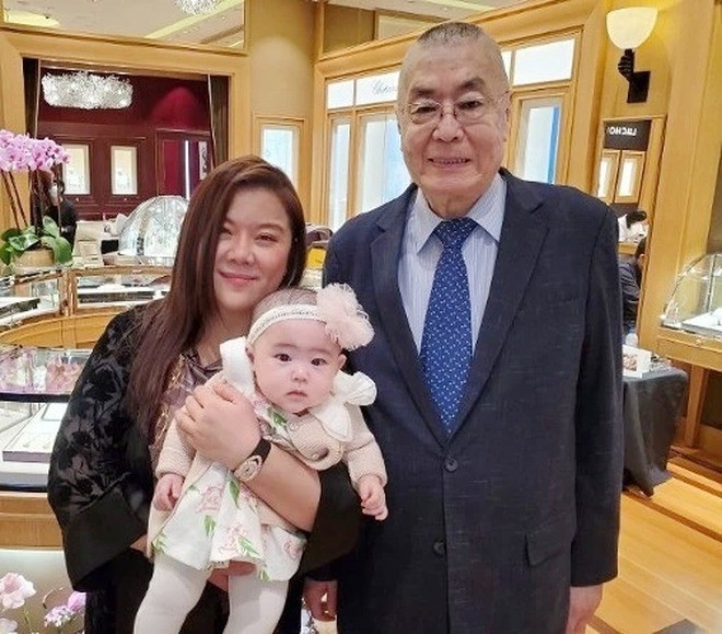 Lưu Thi Côn đón chào con gái ở tuổi 81 và có thêm con trai ở tuổi 84.