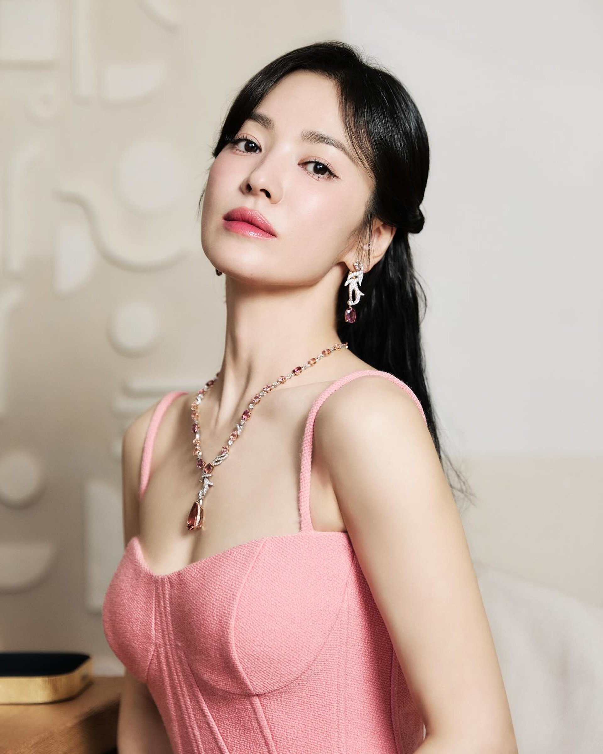 Tứ đại mỹ nhân Hàn hiện tại: Song Hye Kyo vẫn độc thân, Jeon Ji Hyun đi làm nuôi chồng- Ảnh 1.