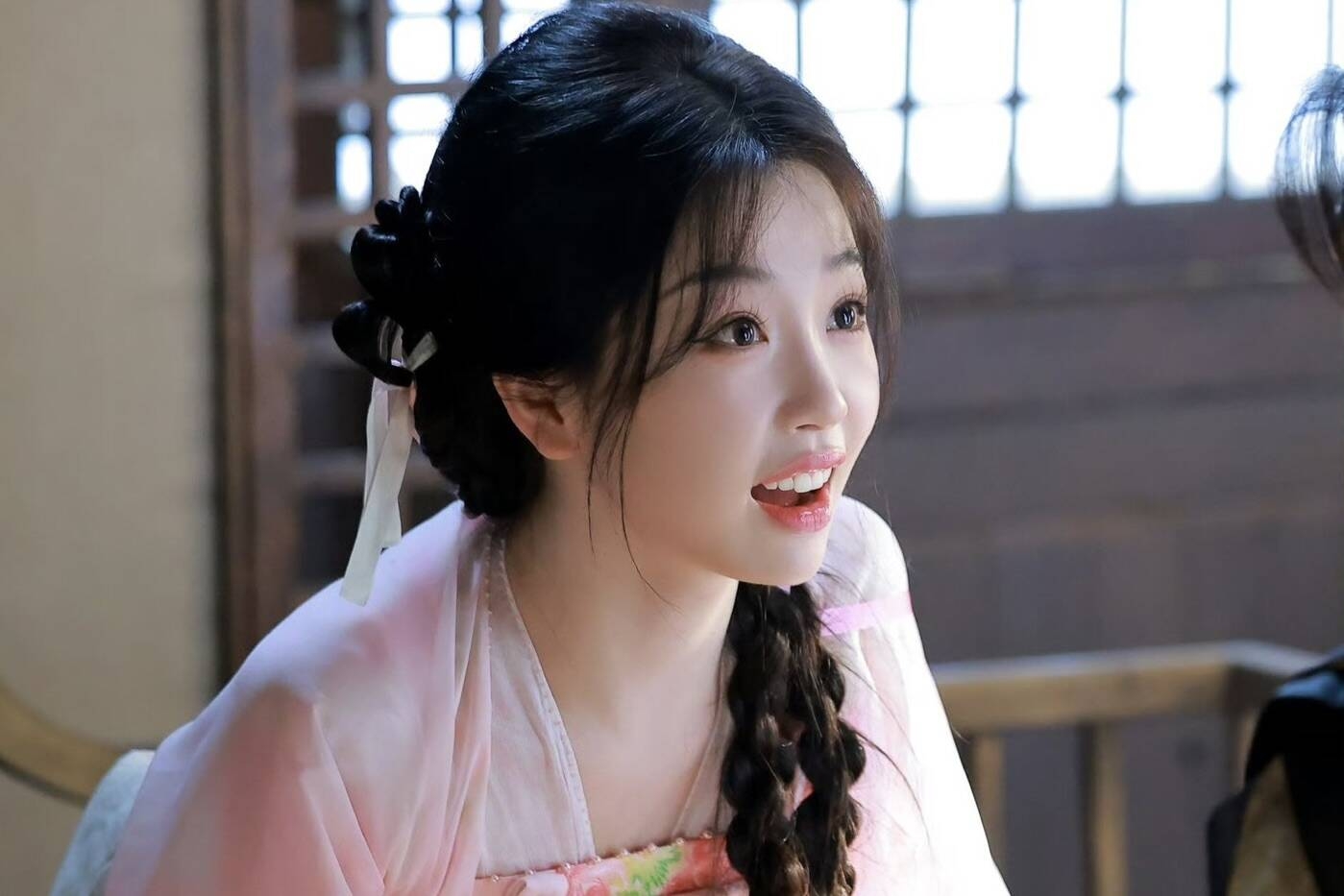 MXH phẫn nộ vì nữ diễn viên