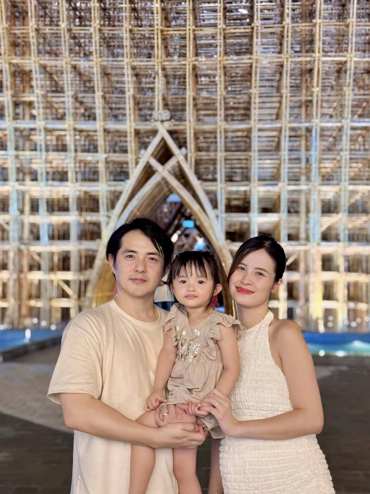 Con gái Đông Nhi hát hay cỡ này, bảo sao dân mạng xuýt xoa: