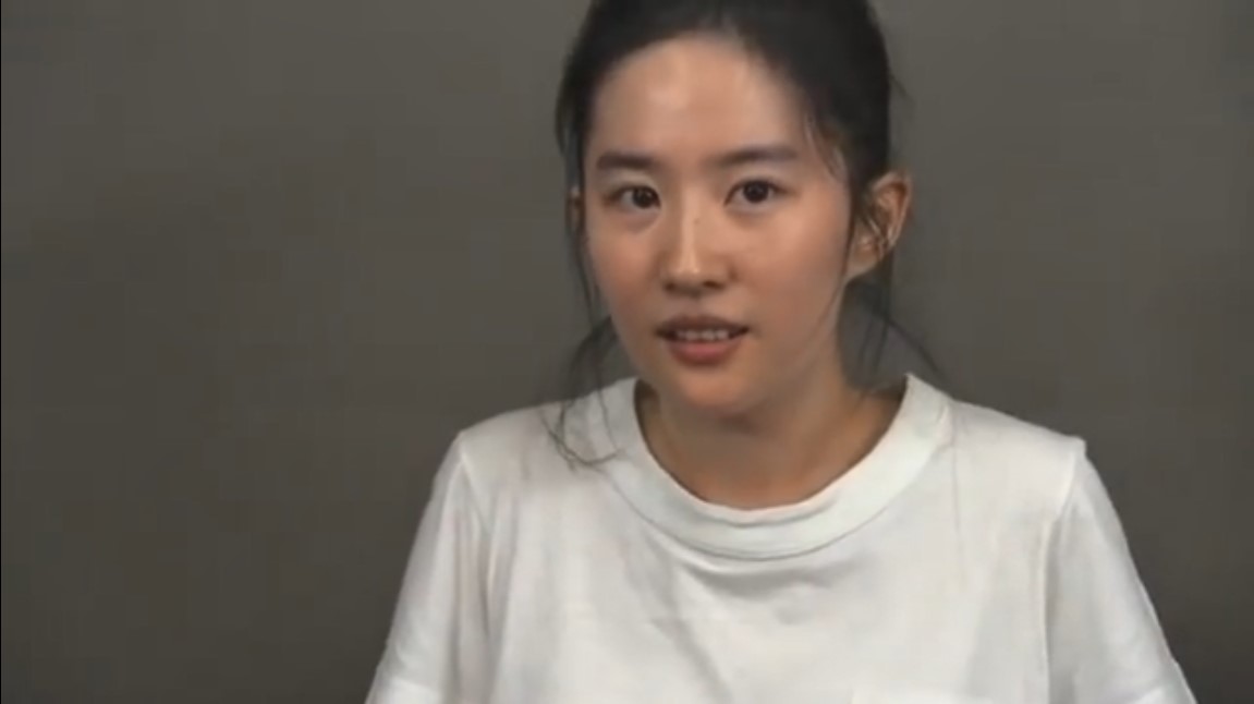 Bất ngờ trước mặt mộc của Lưu Diệc Phi- Ảnh 1.