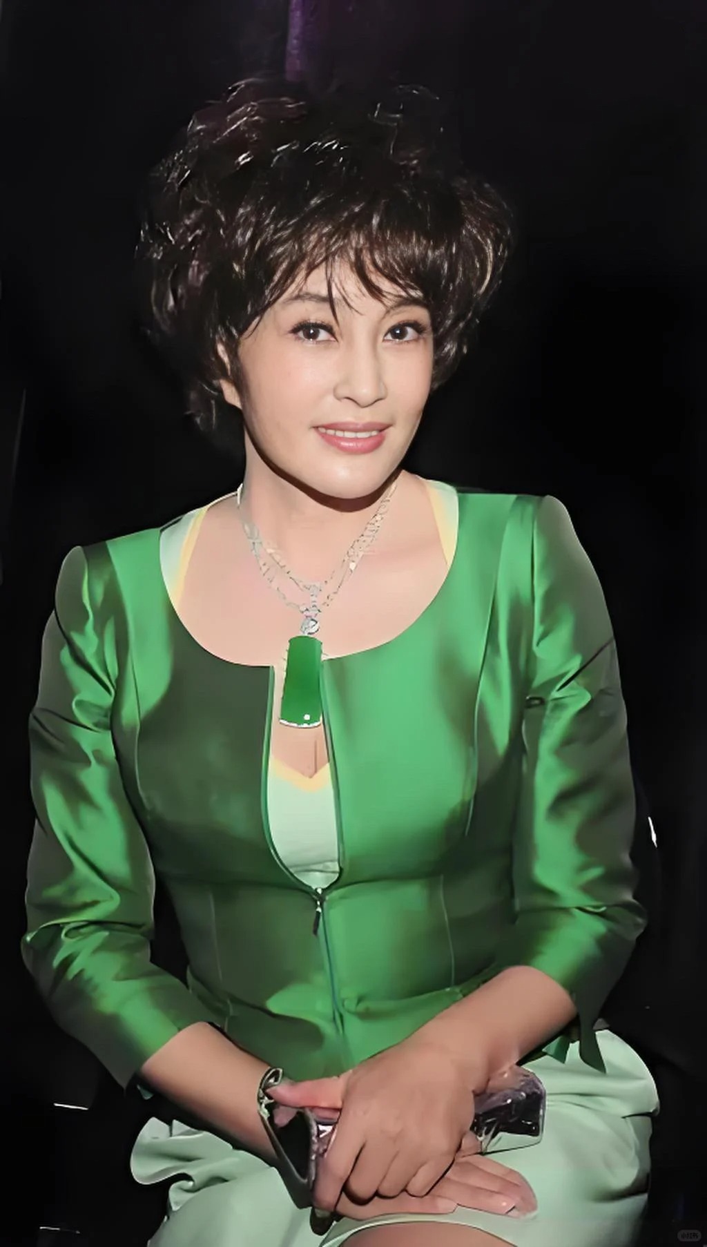 Vì sao Lưu Hiểu Khánh được mệnh danh là “Nữ hoàng phỉ thúy” của showbiz Hoa ngữ?- Ảnh 5.