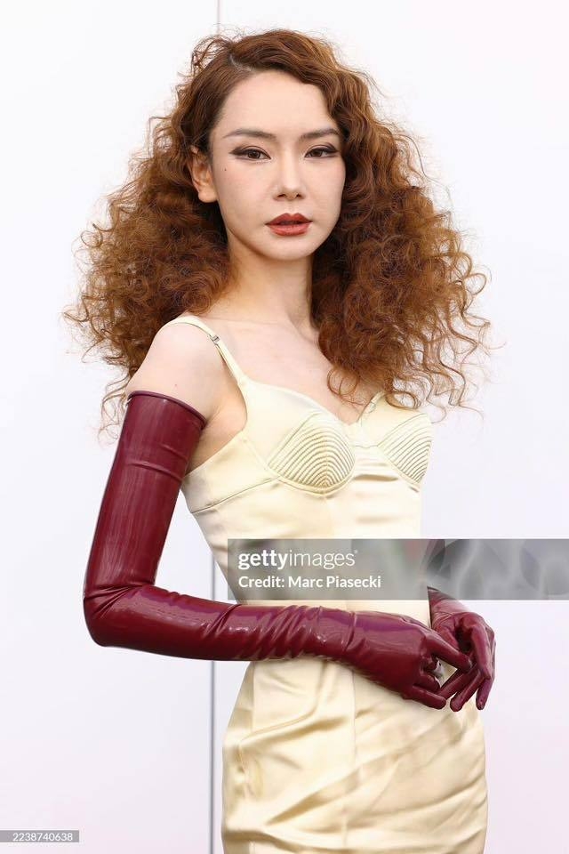 Xin thề không bao giờ dám khen mỹ nhân này nữa: Lên phim vạn người mê ngoài đời triệu người chê, 360 độ toàn góc chết- Ảnh 2. Xin thề không bao giờ dám khen mỹ nhân này nữa: Lên phim vạn người mê ngoài đời triệu người chê, 360 độ toàn góc chết- Ảnh 2.