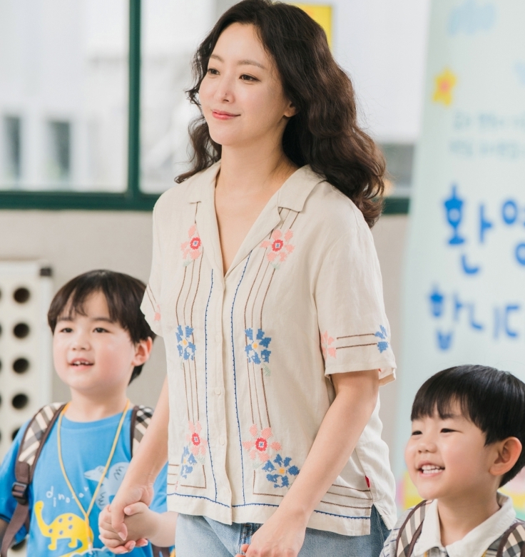 Nhìn mỹ nhân này mà khí chất minh tinh ập thẳng vào mắt: Đẹp đến không thể thở nổi, bảo sao tự nhận đẹp hơn Song Hye Kyo- Ảnh 2.