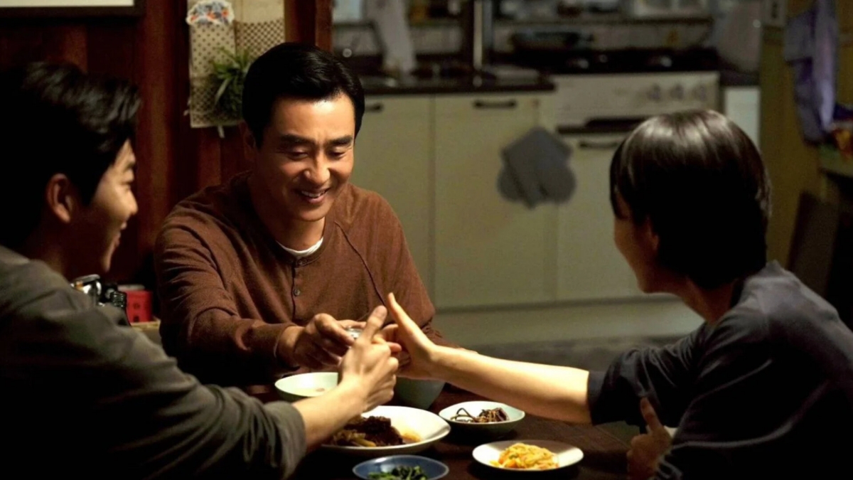 Nhìn phim Hàn này định auto bỏ mà đọc bình luận lại phải xem: Nam chính hay quá trời, không ai chê cho nổi- Ảnh 3.