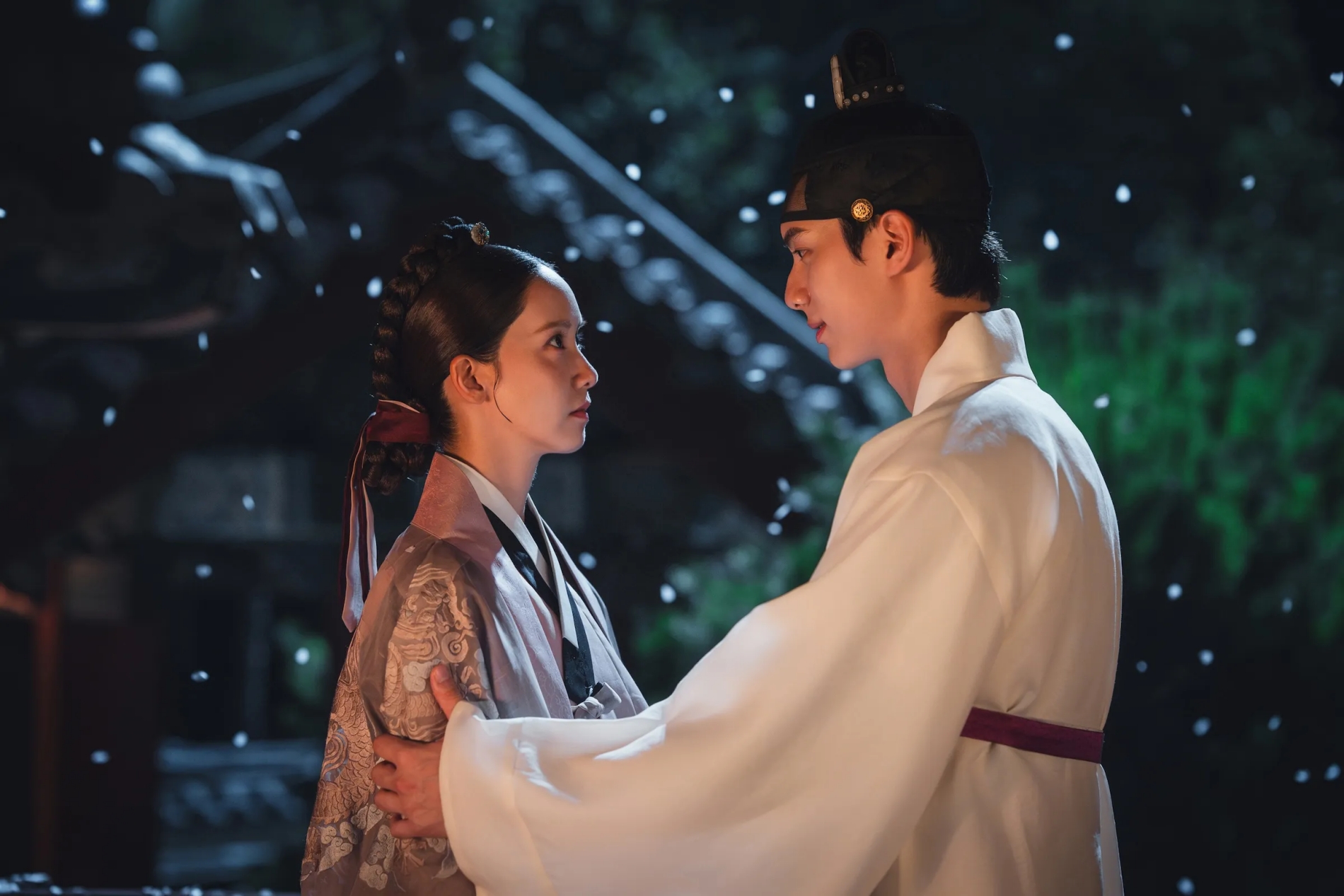 Ngả mũ thán phục phim Hàn lập kỷ lục điên đảo 2025: Nữ chính đẹp như tiên trên trời, ai chê mặc kệ chứ hot vẫn hot- Ảnh 1.