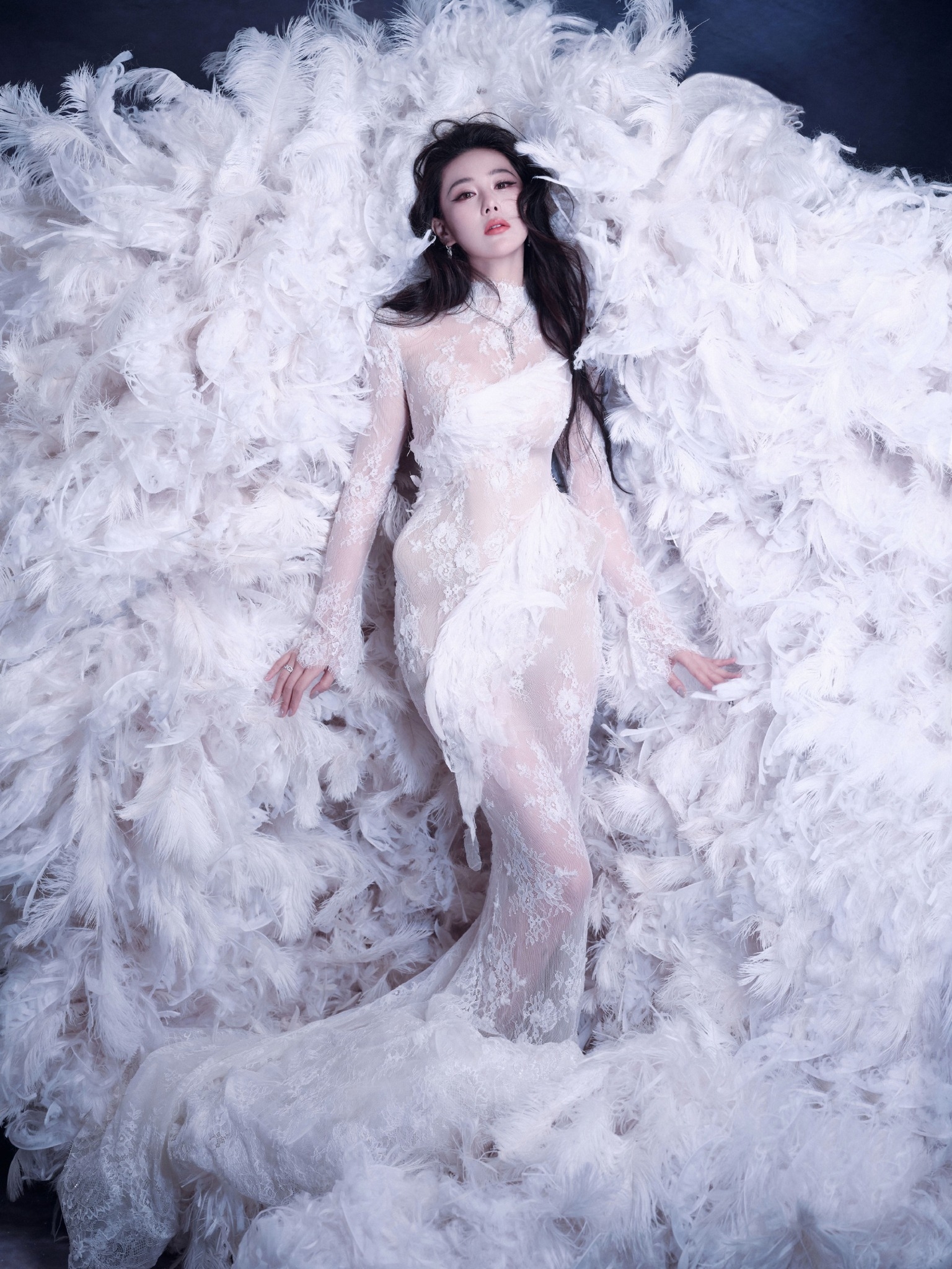 Đọc 100 cuốn sách cũng không tìm ra từ để khen mỹ nhân này: Mặt đẹp, body cháy, ai mà chịu cho nổi- Ảnh 6.