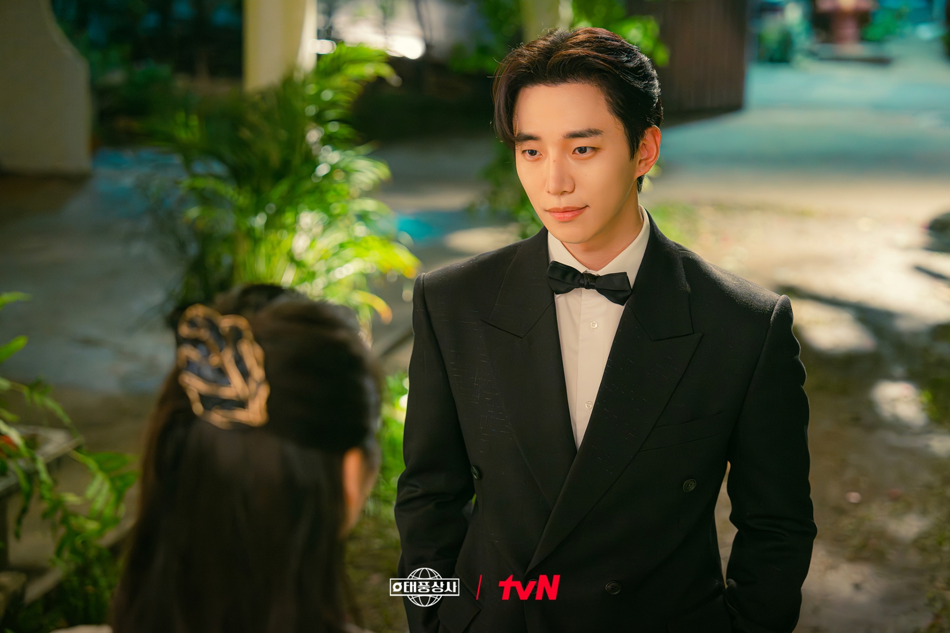 Xem rồi mới hiểu vì sao nhà nhà phát cuồng phim Hàn này: Nam chính cứ mặc vest là thần, rating dẫn đầu cả nước- Ảnh 3.
