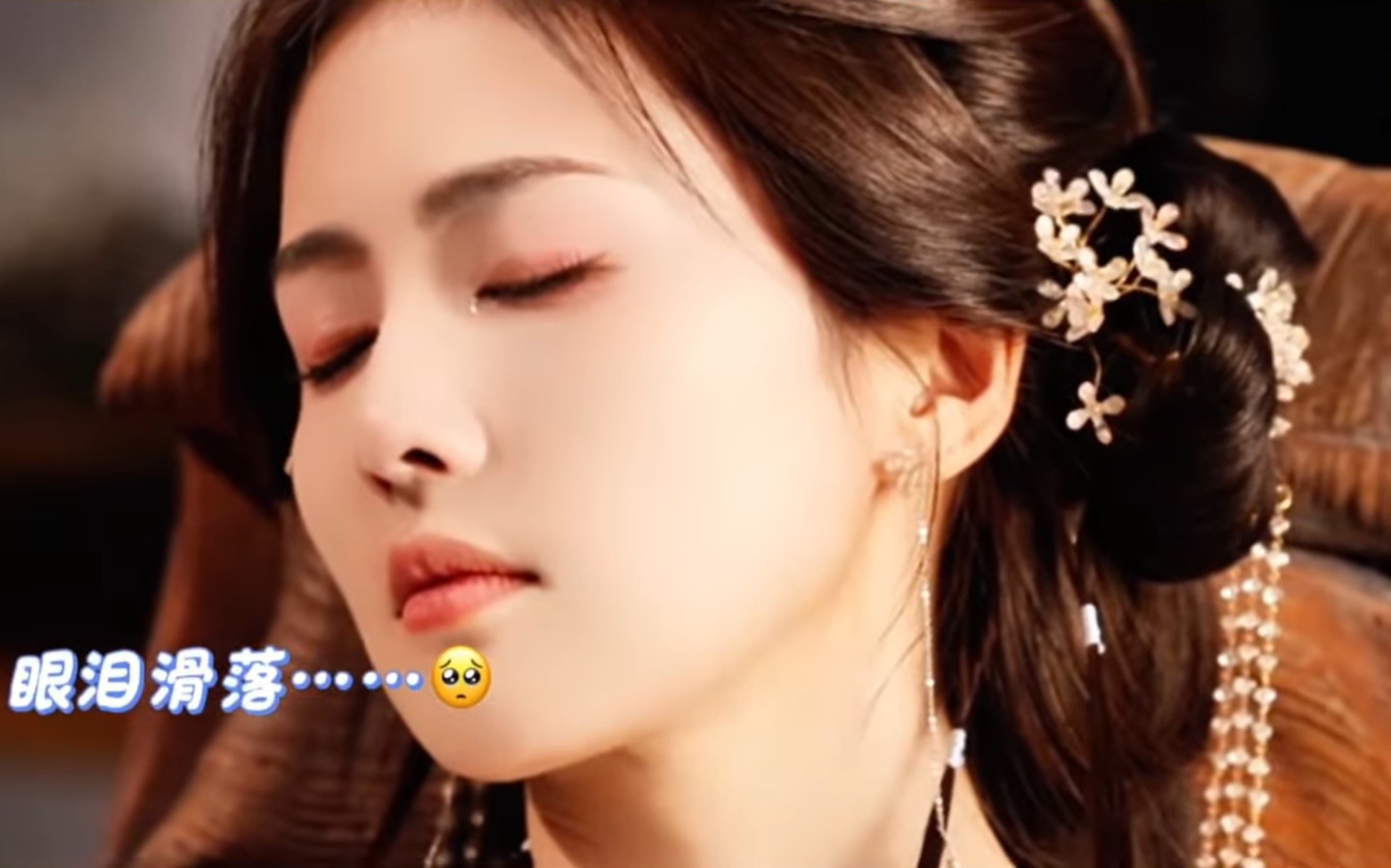 "Nữ hoàng nước mắt" Hoa ngữ khóc đẹp nao lòng nhưng lên phim bị cắt đầy tiếc nuối, netizen bất lực gào thét khắp MXH 10 1622 1736522125894 1736522127013723954072