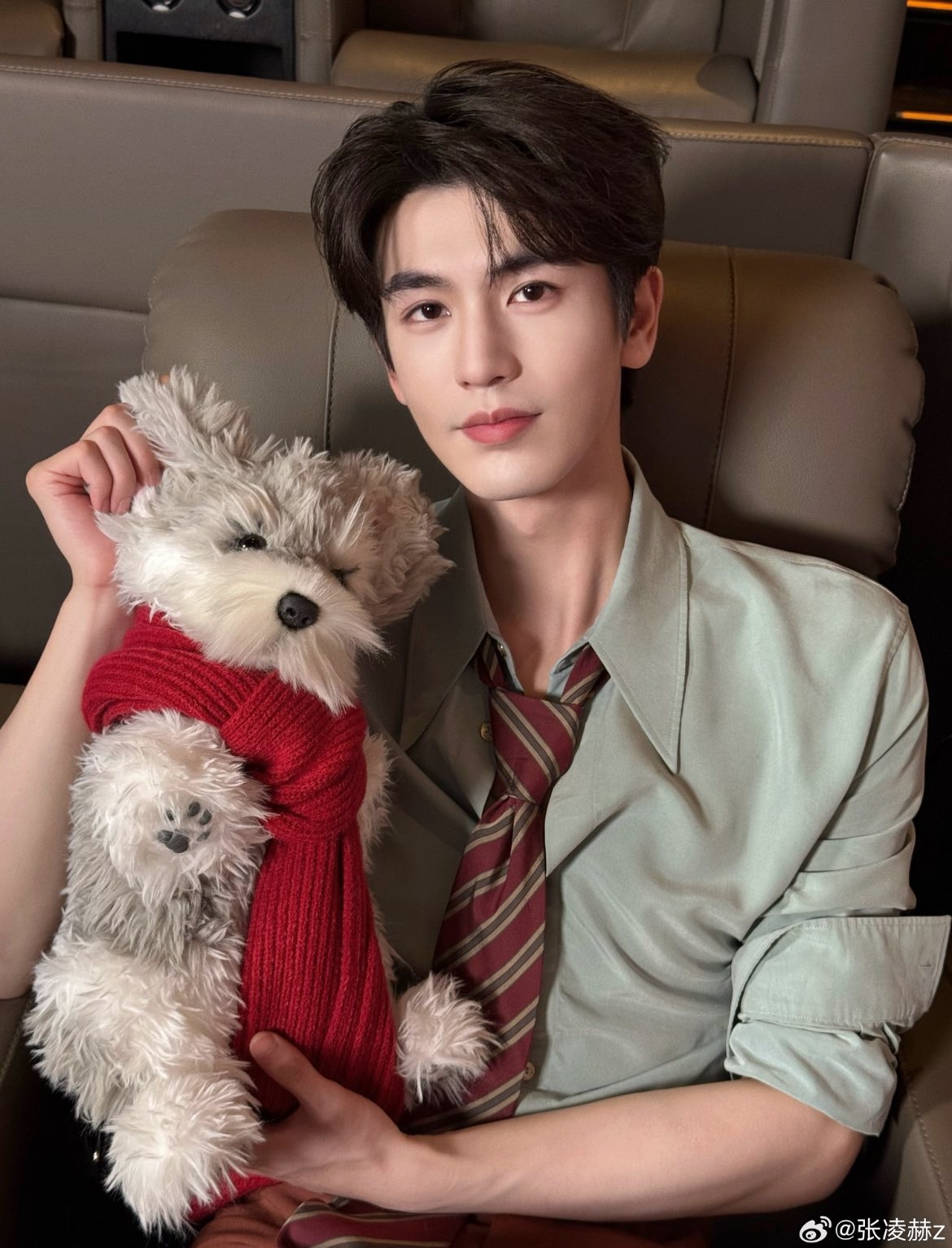 Độc lạ nam chính chỉ lên hình 18 giây: Tưởng được bênh lại nhận rổ gạch đá, bên ngoài đẹp mà lên phim xấu cay mắt- Ảnh 1. Độc lạ nam chính chỉ lên hình 18 giây: Tưởng được bênh lại nhận rổ gạch đá, bên ngoài đẹp mà lên phim xấu cay mắt- Ảnh 1.