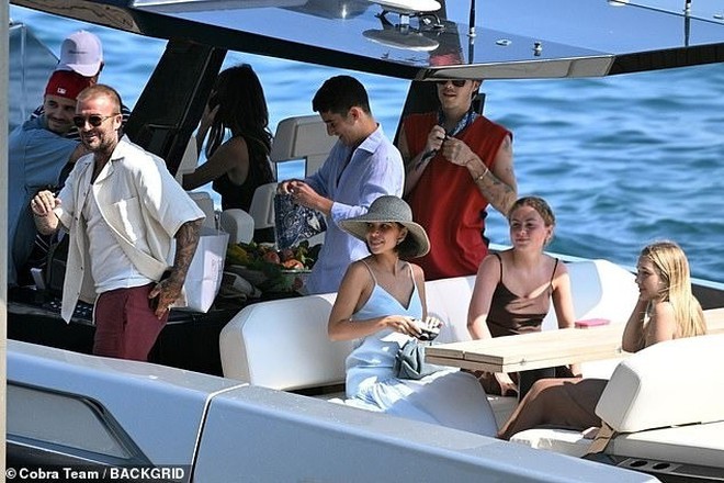 Vợ chồng Beckham bị nói giả dối- Ảnh 16.