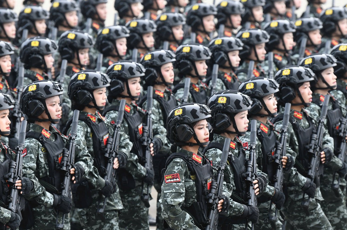 10-1756817629-381-width1390height925 Các nữ chiến sĩ Cảnh sát đặc nhiệm luôn phát huy truyền thống