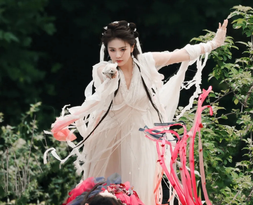 7 tạo hình mãn nhãn nhất của Bạch Lộc từ đầu phim Lâm Giang Tiên tới giờ: Càng đơn giản, càng diễm lệ- Ảnh 6.