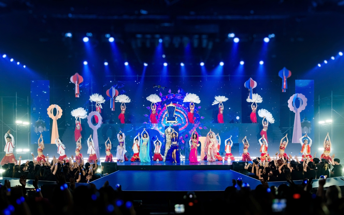 Khán giả đồng loạt Khán giả đồng loạt