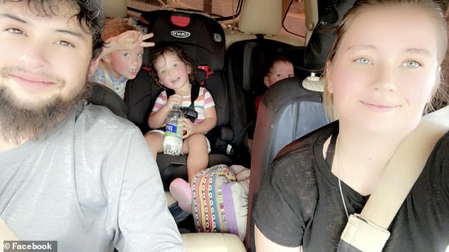 Những câu chuyện thương tâm sau thảm họa thiên tai tàn khốc nhất lịch sử Texas: Số người chết đã tăng lên 104, nhiều gương mặt Những câu chuyện thương tâm sau thảm họa thiên tai tàn khốc nhất lịch sử Texas: Số người chết đã tăng lên 104, nhiều gương mặt