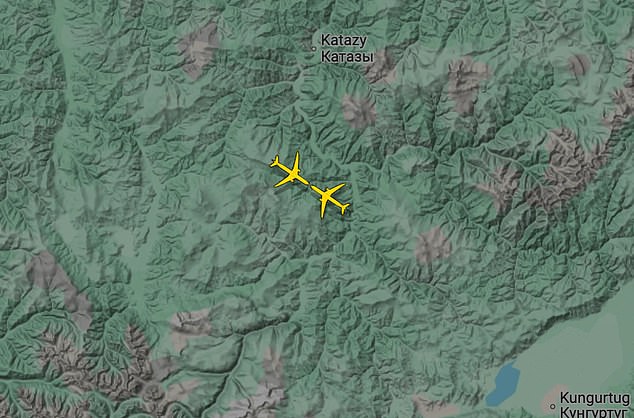 2 máy bay Trung Quốc suýt đâm vào nhau ở độ cao 10.000 mét, đoạn hội thoại