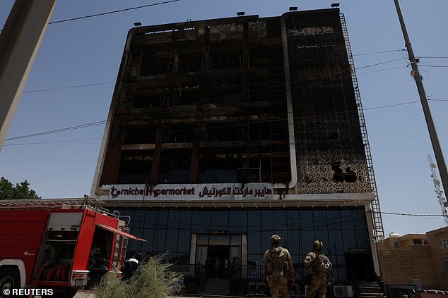 Cháy trung tâm thương mại khiến ít nhất 61 người thiệt mạng, nghi do điều hòa phát nổ- Ảnh 2.