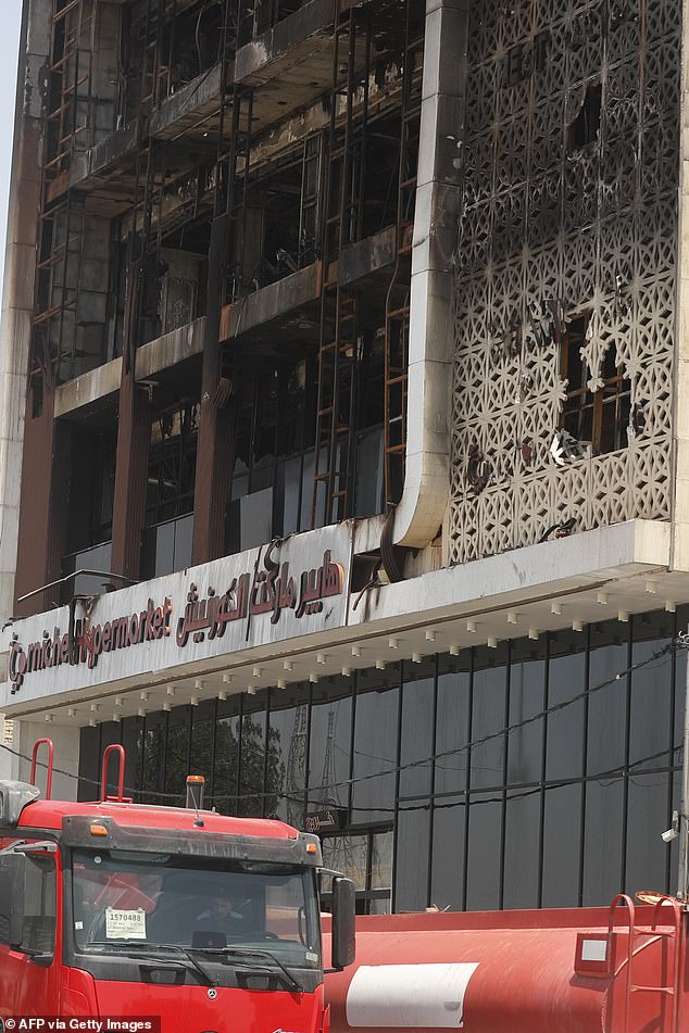 Vụ cháy trung tâm thương mại khiến 61 người tử vong: Nhiều thi thể cháy đen chưa thể nhận dạng, có gia đình cùng lúc mất 5 người thân- Ảnh 3.