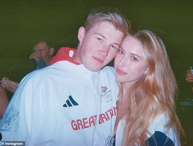 Siêu hôn lễ của ái nữ tỷ phú Steve Jobs: 1 nam ca sĩ được thuê hát đám cưới với cát-xê gây choáng!- Ảnh 2.