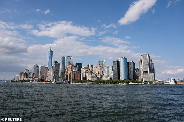 Một khối vật chất bí ẩn khổng lồ dài 400km đang hướng thẳng đến thành phố New York- Ảnh 2.