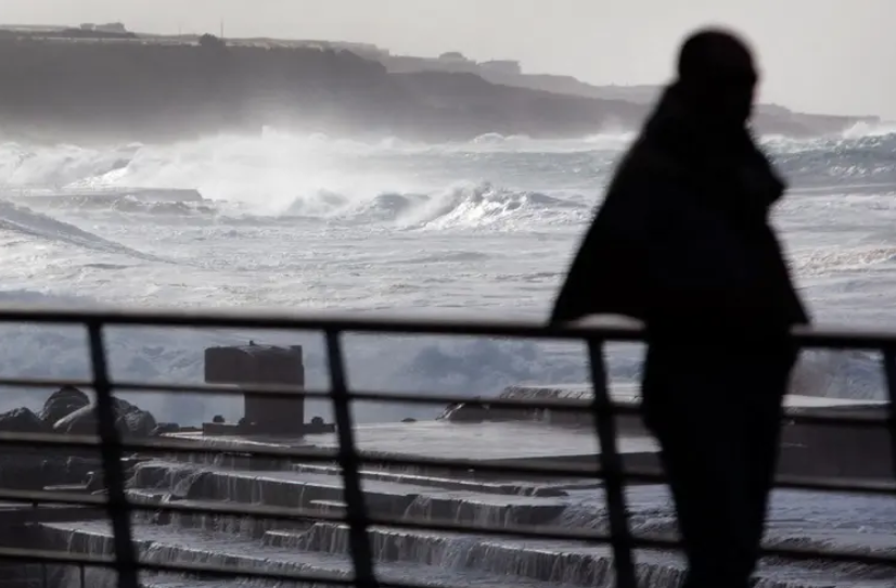 Sóng thần tấn công đảo Tenerife của Tây Ban Nha, 3 người tử vong- Ảnh 2. Sóng thần tấn công đảo Tenerife của Tây Ban Nha, 3 người tử vong- Ảnh 2.