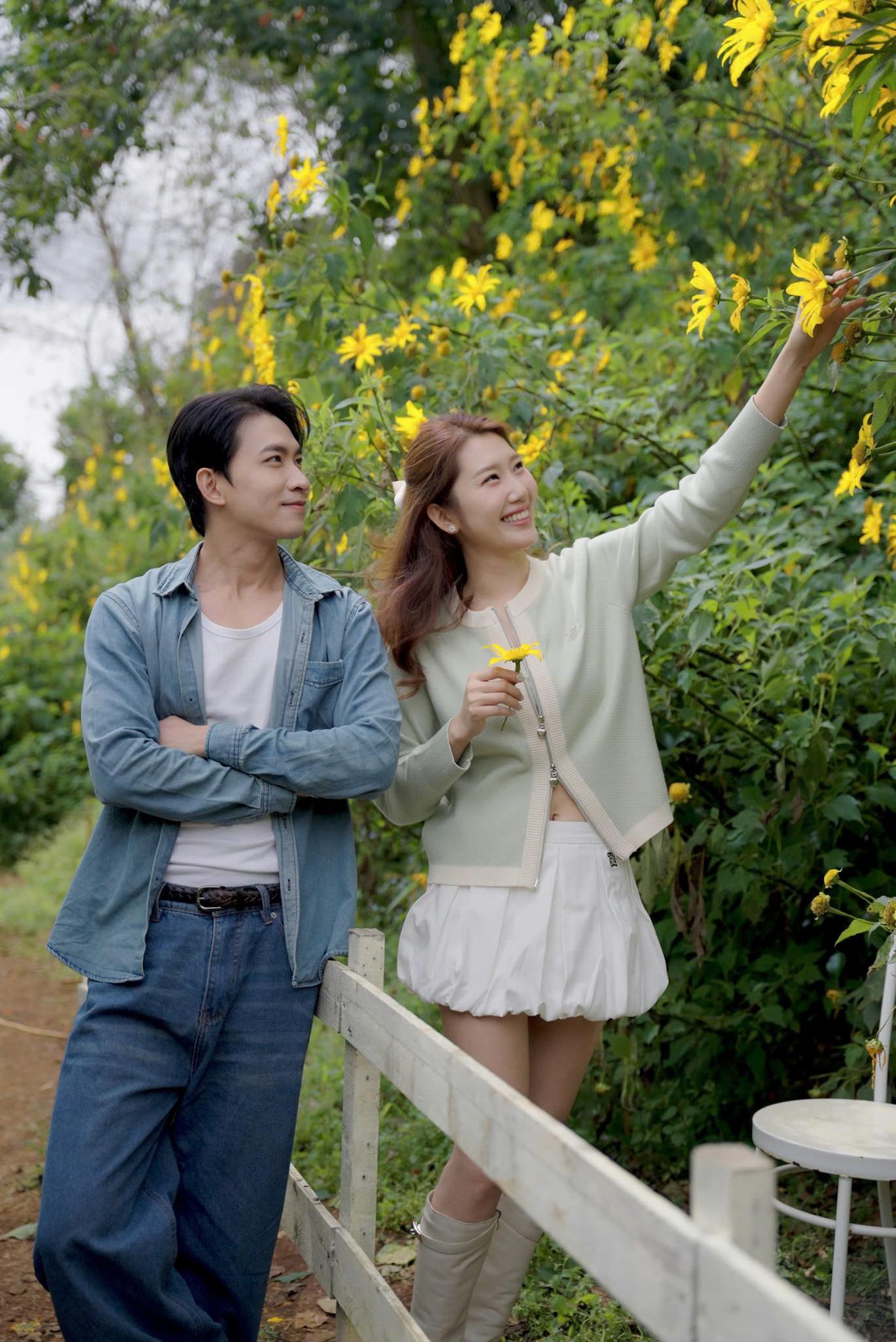 1 đôi Vbiz sắp cưới: Đàng gái lộ hint được cầu hôn, thông tin từ