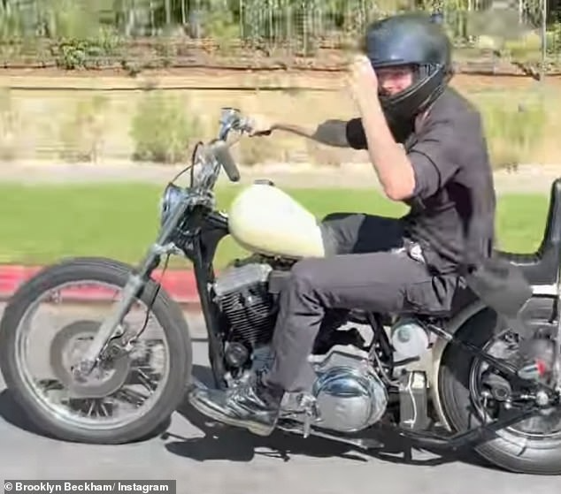 Cậu cả nhà Beckham lại gây tranh cãi!- Ảnh 1.