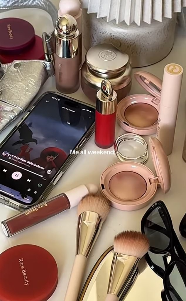 Selena Gomez lộ tin nóng về