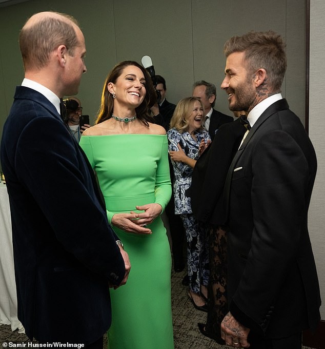 Chiến dịch phong tước hoàn hảo của David Beckham: Kéo dài hơn 1 thập kỷ, phản bội cả hoàng tử Harry?- Ảnh 7. Chiến dịch phong tước hoàn hảo của David Beckham: Kéo dài hơn 1 thập kỷ, phản bội cả hoàng tử Harry?- Ảnh 7.