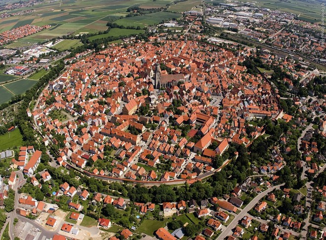 Thị trấn chứa 72.000 tấn kim cương: Tại sao hơn 1.100 năm mà không ai khai thác?- Ảnh 2. Thị trấn chứa 72.000 tấn kim cương: Tại sao hơn 1.100 năm mà không ai khai thác?- Ảnh 2.