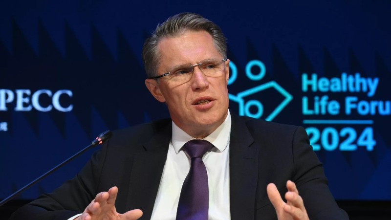 Từ bác sĩ sản khoa đến Bộ trưởng Y tế Nga: Chân dung vị bác sĩ đặc biệt cứu sống hành khách ngay giữa chuyến bay tới Hà Nội- Ảnh 2.