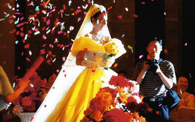 Cô dâu đẹp khủng khiếp đang khiến MXH dậy sóng: Gương mặt hoàn mỹ đến từng milimet, netizen mắt ngắm tay lưu ảnh lia lịa- Ảnh 1. Cô dâu đẹp khủng khiếp đang khiến MXH dậy sóng: Gương mặt hoàn mỹ đến từng milimet, netizen mắt ngắm tay lưu ảnh lia lịa- Ảnh 1.