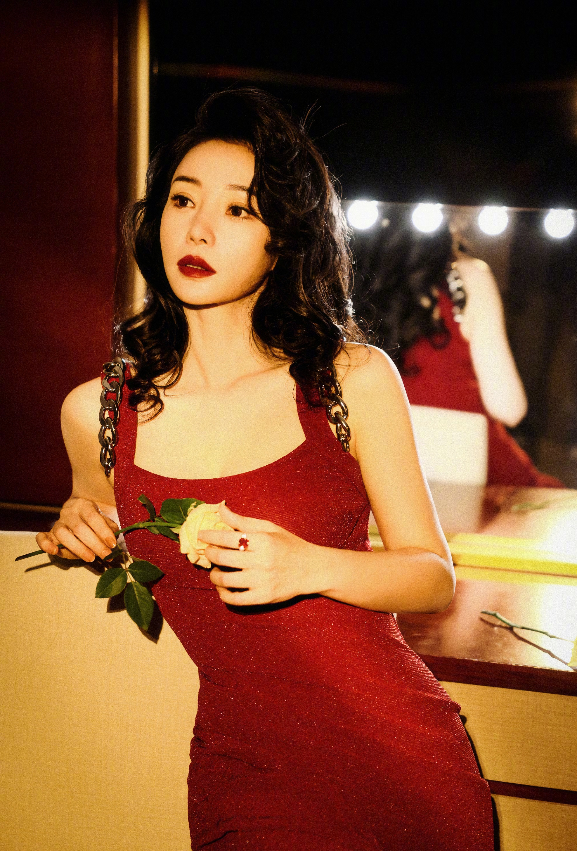 Mỹ nhân sở hữu body bốc lửa nhất showbiz nhưng không ai muốn cưới- Ảnh 4.