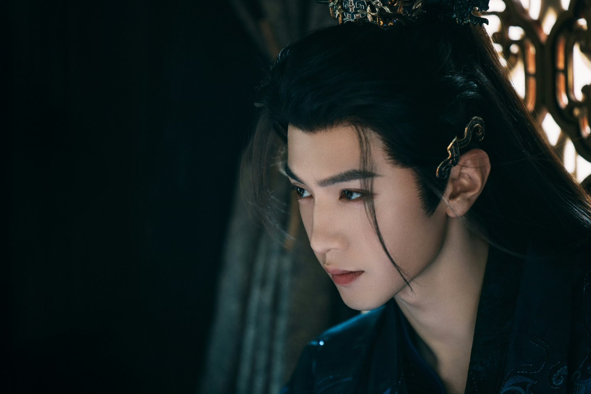 Bận sấp mặt cũng phải cày phim Trung Quốc này ngay cho nóng: Nam chính đẹp cao sang quyền quý, ngắm một cái mà tỉnh cả ngủ- Ảnh 3.