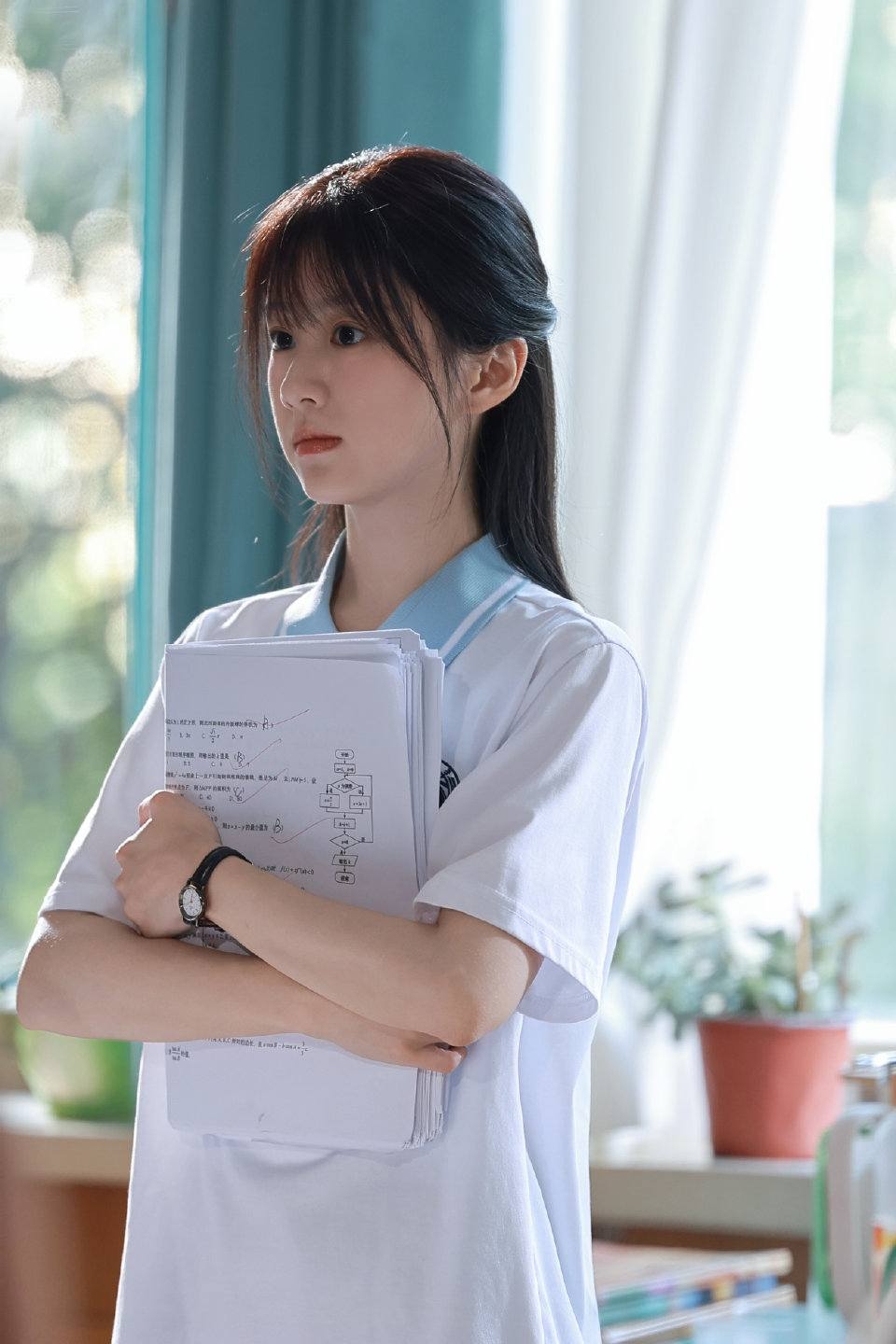 Nghĩ nát óc cũng không biết tả mỹ nhân này đẹp thế nào: Xinh hết phần người khác, visual sáng lóa mắt là có thật- Ảnh 9. Nghĩ nát óc cũng không biết tả mỹ nhân này đẹp thế nào: Xinh hết phần người khác, visual sáng lóa mắt là có thật- Ảnh 9.