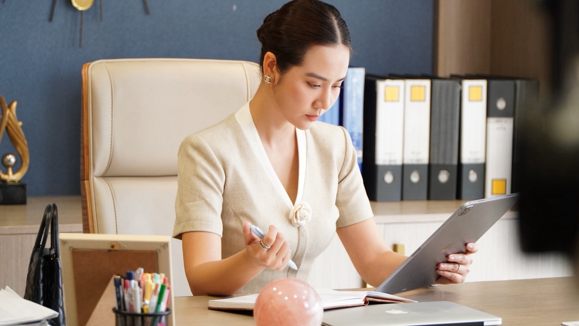 Lâu rồi phim Việt mới có mỹ nhân càng khổ lại càng đẹp phong thần, nhan sắc này đúng là lấy hết may mắn trên đời- Ảnh 1. Lâu rồi phim Việt mới có mỹ nhân càng khổ lại càng đẹp phong thần, nhan sắc này đúng là lấy hết may mắn trên đời- Ảnh 1.