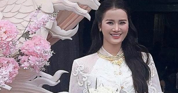 Á hậu Việt bí mật tổ chức lễ ăn hỏi, chồng doanh nhân lần đầu lộ rõ mặt 11 17644019598221213687804 1764408870527 17644088709961050631921 215 0 819 1154 crop 1764411169605309062279png