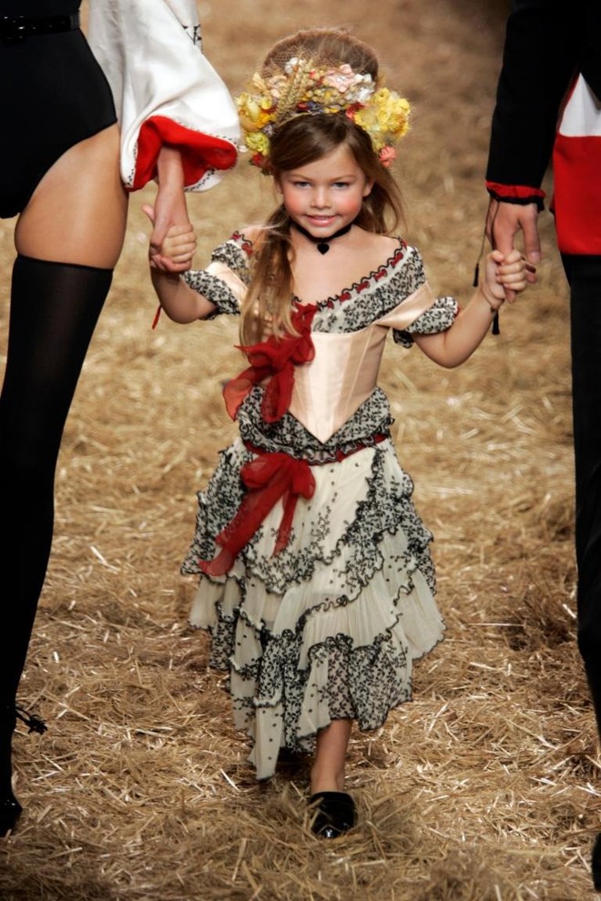 Cô bé đẹp nhất thế giới giờ ra sao- Ảnh 4. Cô bé đẹp nhất thế giới giờ ra sao- Ảnh 4.