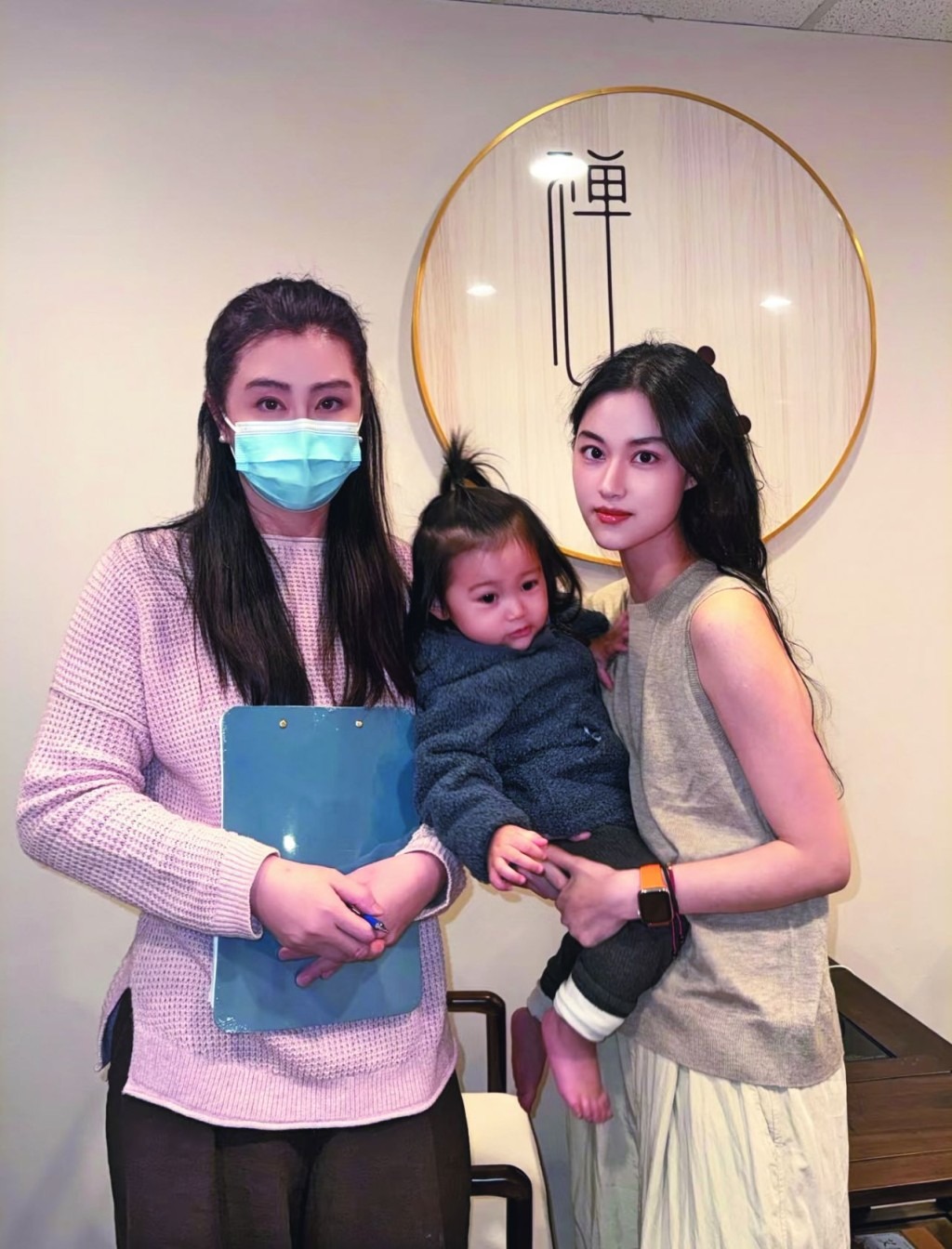 "Ngọc nữ màn ảnh" mê dưỡng sinh: Rời showbiz để mở tiệm trị liệu đông y, đích thân phục vụ khách 111128bmf116a 105502 1744943176269 17449431764121364906702