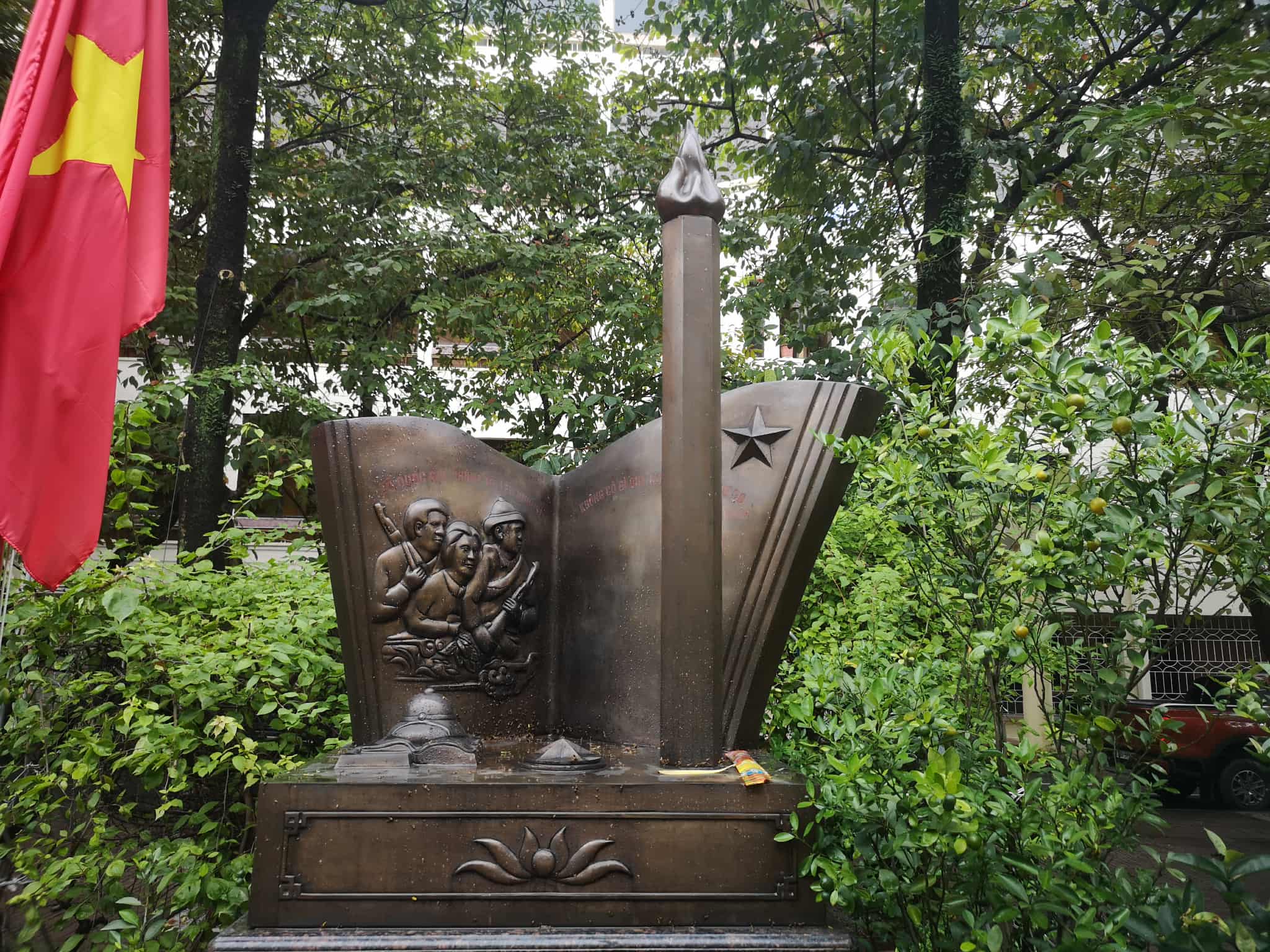 11702288-9b98-42fc-b615-adf5eeefeac4-1763558183-35-width2048height1536-1 Đài tượng niệm được khánh thành dịp kỷ niệm Ngày thành lập Quân đội nhân dân Việt Nam