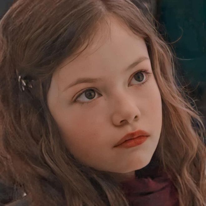 Sao nhí đẹp nhất thế giới dậy thì thành công sau 14 năm, nhan sắc nhất nhì showbiz nhưng Sao nhí đẹp nhất thế giới dậy thì thành công sau 14 năm, nhan sắc nhất nhì showbiz nhưng