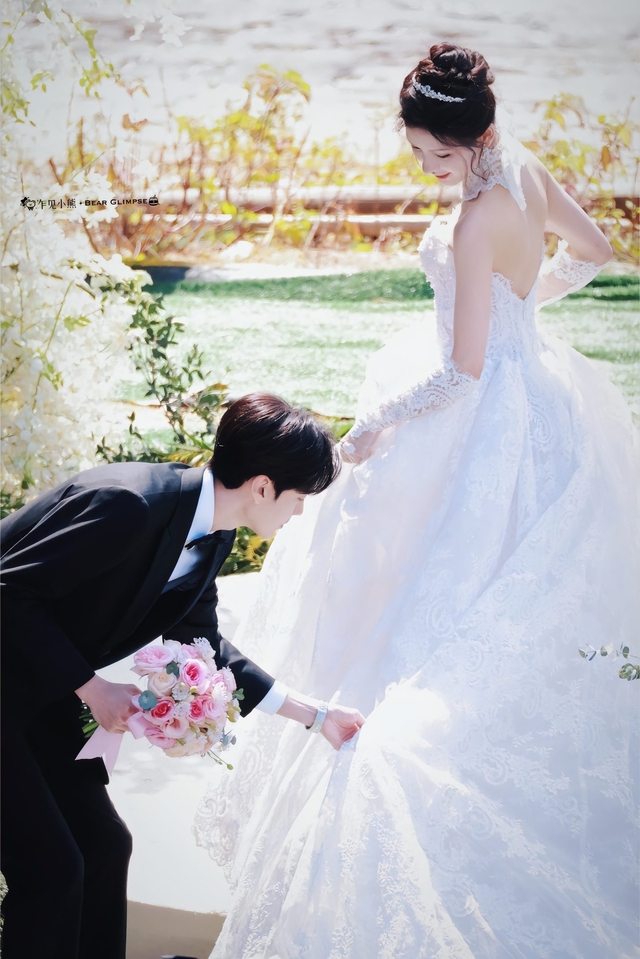 Đám cưới đang viral khắp Trung Quốc: Chú rể đẹp trai quá thể đáng, cô dâu hoàn mỹ như công chúa trong truyện tranh- Ảnh 3.