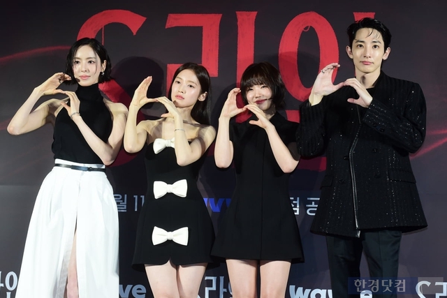 "Chiến thần visual" đi họp báo phim mới mà ngỡ tổng tài giá đáo: Lên đồ sang xịn mịn đúng chuẩn thần thái minh tinh 12 1751886717718263228570