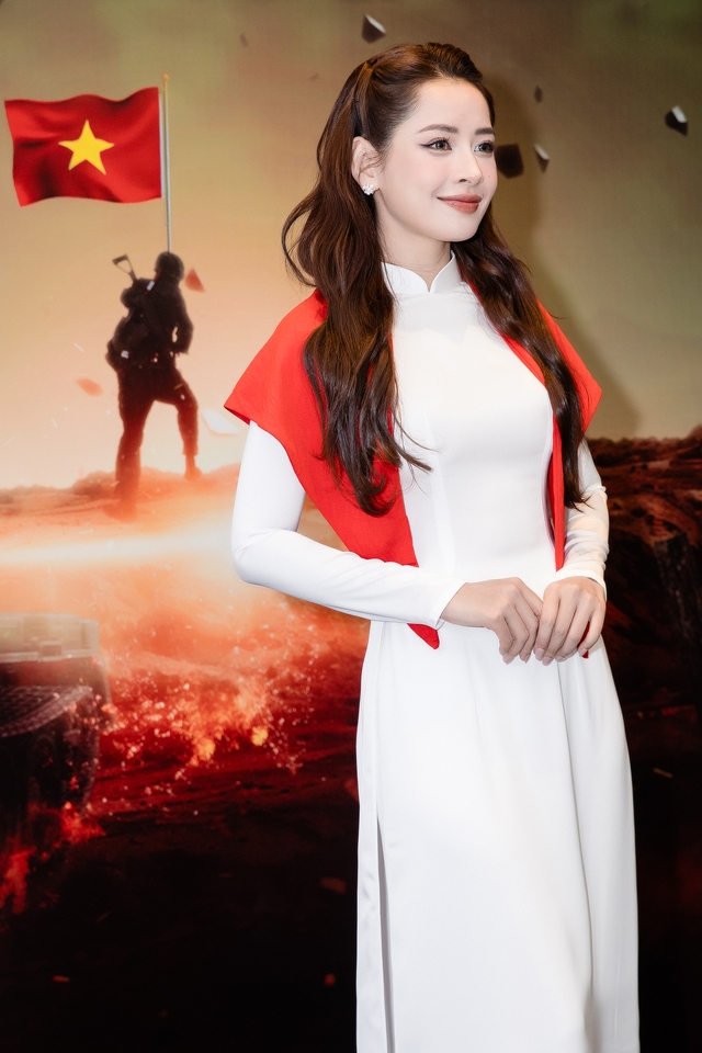 Thảm đỏ Sao Nhập Ngũ 2025: Hoà Minzy - Chi Pu - Kỳ Duyên đọ visual cực nét, 1 mỹ nhân lộ nhan sắc khác lạ- Ảnh 8. Thảm đỏ Sao Nhập Ngũ 2025: Hoà Minzy - Chi Pu - Kỳ Duyên đọ visual cực nét, 1 mỹ nhân lộ nhan sắc khác lạ- Ảnh 8.